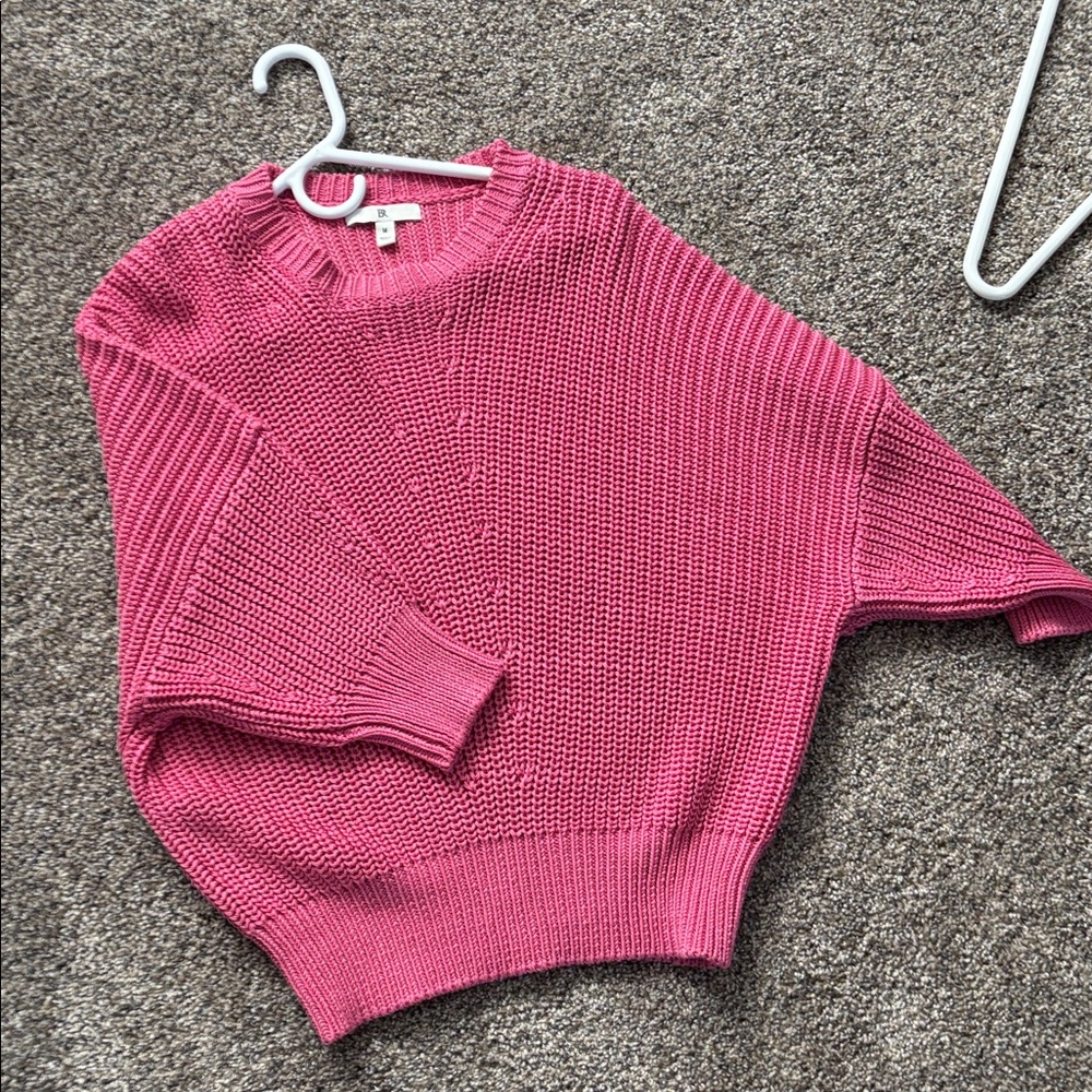 Banana Republic pink knit dohlman sleeve sweater
bought new but too big.